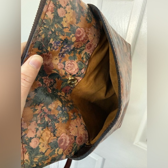 Patricia Nash Floral Crossbody Bag - Picture 10 of 16